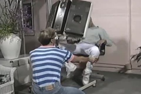 3 twinks at the gym BB