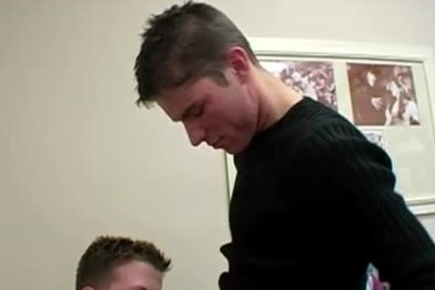 lusty Hairdresser gets blown