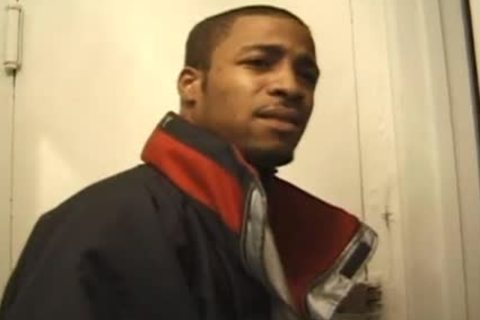 Jilted manfriend Turns Table On Cthis manating manfriend