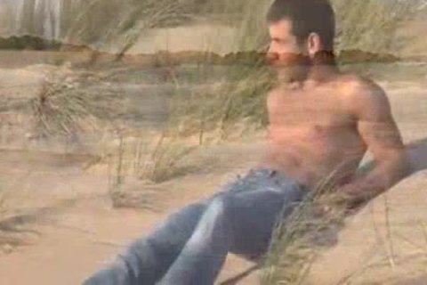 A poke In The Rain: Viktor Jones & Francois Sagat - Thrust