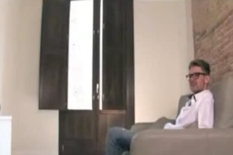 two Petite lesbian babes dong fucking This Du