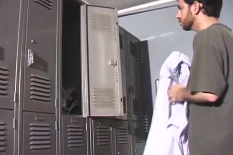 Three boyz Have Sex In A Steamroom