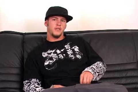 this man really Enjoys Playing With His 10-Pounder