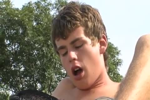 Hitch Hiking Sk8er teens