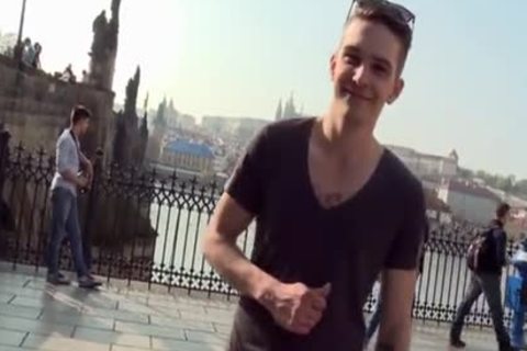 BD - pounding A TOURIST