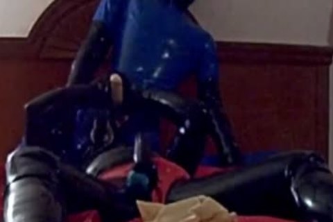 Latex rod Worship Gasmask