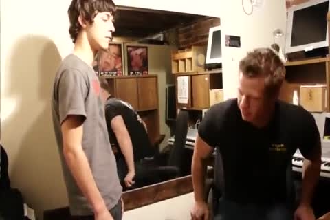 daddy And teen Exchange Blowjobs In Office
