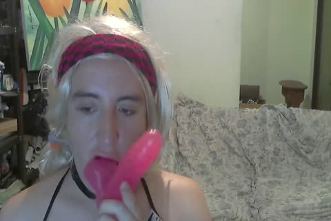 cute CD giving a kiss Pink sextoy