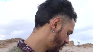 LatinLeche: Tongue kissing at the beach