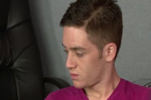 youthful homosexual Assistant Has A 3some With His Office Managers
