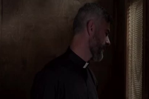 Taylor Reign blows Father Parker