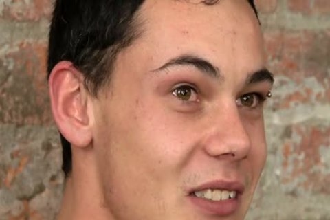 Justin Arrives To jerk off One Out