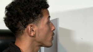 Extra Big Dicks: Piercing Juan Carlos with Adonis Couverture