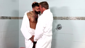 MenOver30.com - Tristan Brazer receiving facial