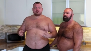 BearBack.com: Brad Kalvo smashing pierced bear Hunter Scott