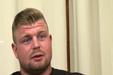 British Muscle Buff jerk off & cum