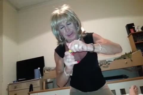 Pauline loves To suck Mikes 10-Pounder With stunning tranny Crossd