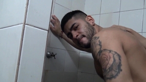 LatinLeche.com: Friend Licho goes in for nailed rough