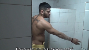LatinLeche.com: Friend Licho goes in for nailed rough