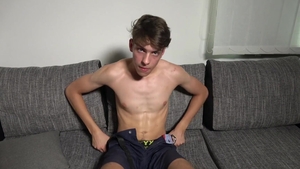 East Boys: Cute gay goes in for sloppy fucking