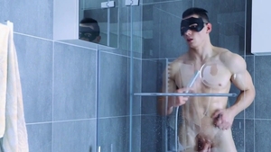 Maskurbate: Superhero Peter Lipnik rides a hard dick video