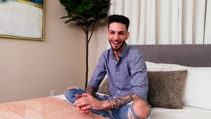 Stagcollective: Solo gay Liam facial