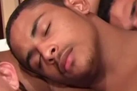 Levando um moreno gostoso pra webcama