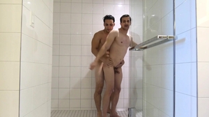 GayRoom: Ollie finds pleasure in hardcore sex