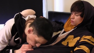 EuroBoyXXX.com: Jaye Elektra caught wanking porn