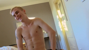 CzechHunter.com: European amateur goes in for handjob