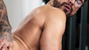 Men: Papi Tongues Dann's Hole Before Sliding Inside