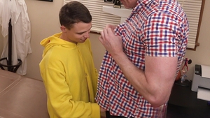 funsizeboys: Doctor's Exam Turns into Blowjob