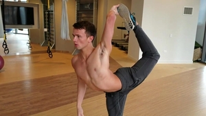 americanmusclehunks: Intense Powerbottom Fun