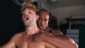 Men: Doggystyle Powerhouse Trent Pounds Bottom