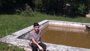 Czech Hunter: Getting Lucky Behind the Pool