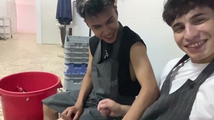 Quick blowjobs lead to longer dirty fun times later